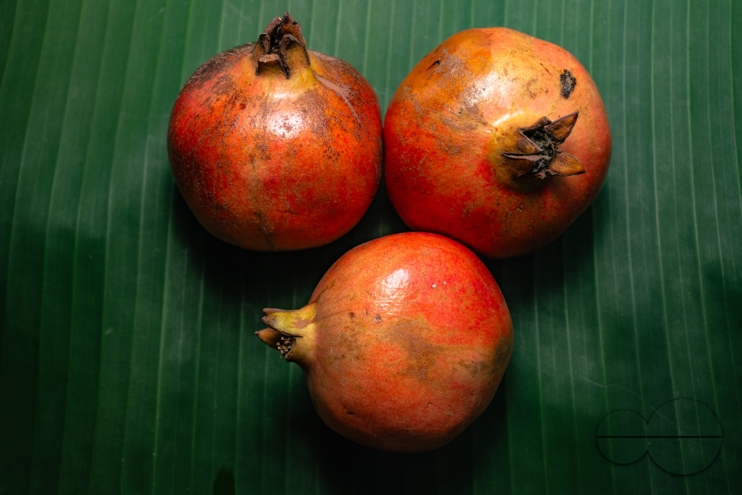 Anar Fruit - Pomegranate - Punica Granatum
