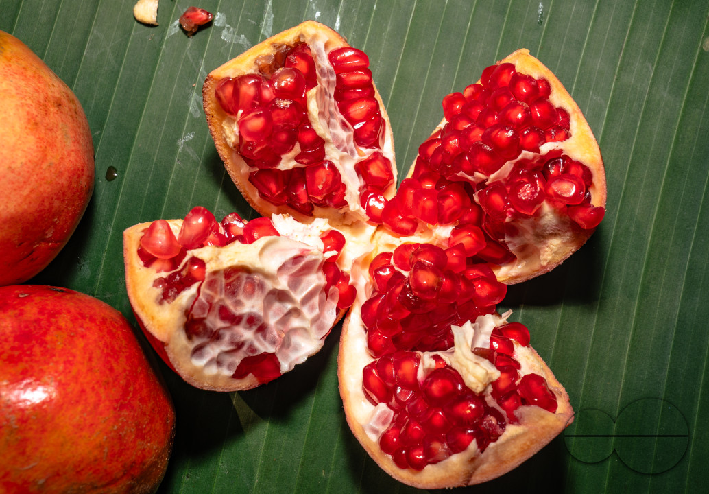 Anar Fruit - Pomegranate - Punica Granatum