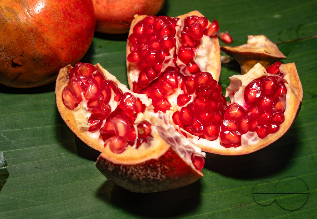 Anar Fruit - Pomegranate - Punica Granatum