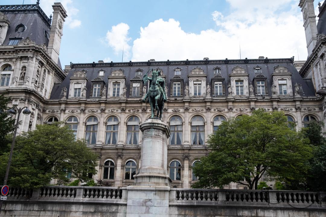 MWC048707
