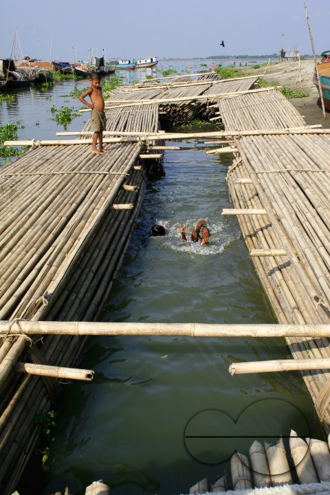 MWC010478
