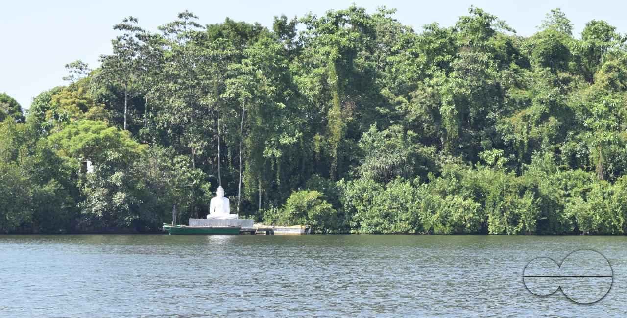 MWC044896
