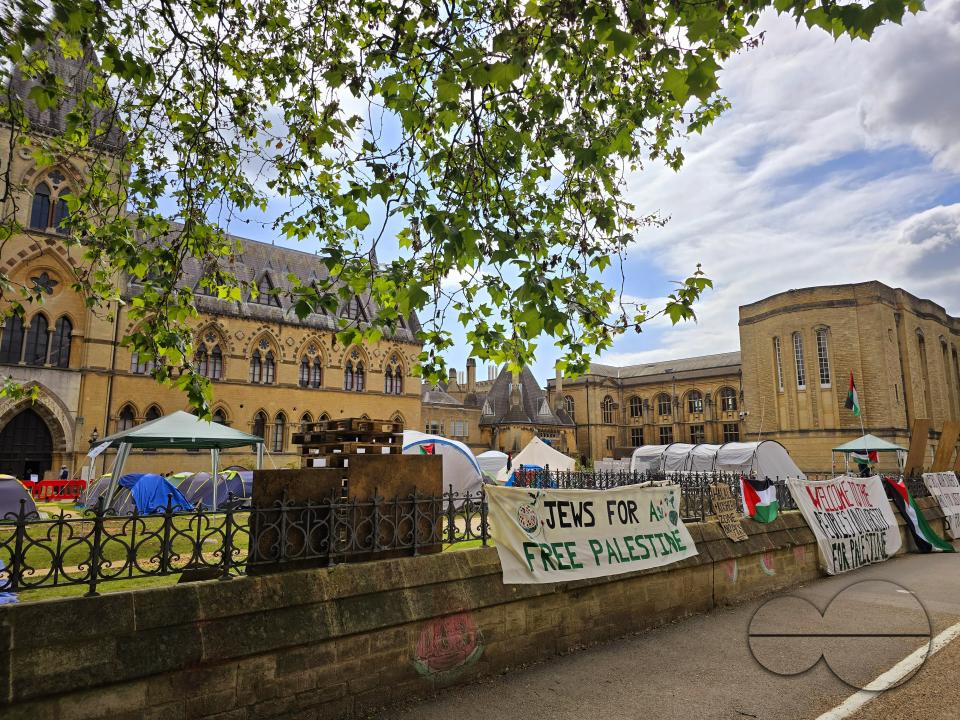 Police have interrupted a pro-Palestinian protest in Oxford after student demonstrators organised a peaceful sit-in at a university office building