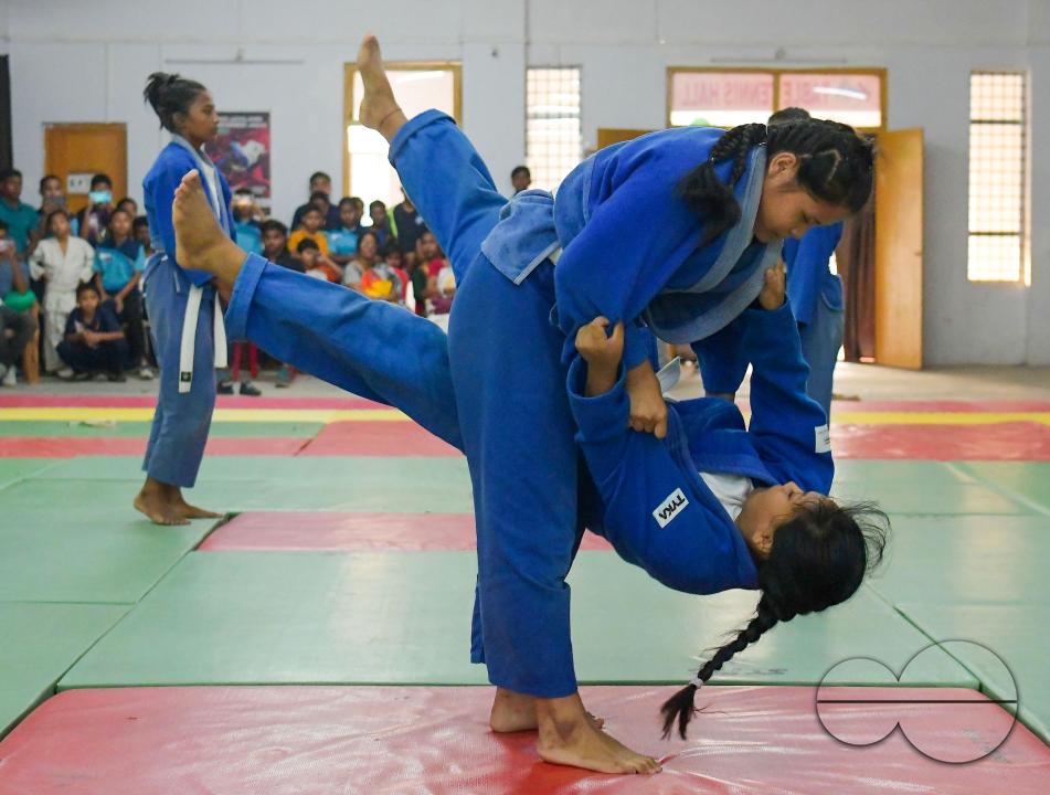 MWC052116