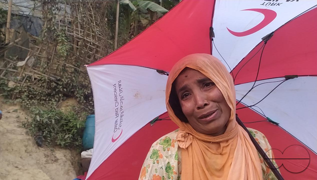 Portrait of a woman crying at the Balukhali refugee camp