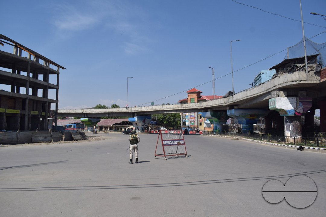 MWC037574