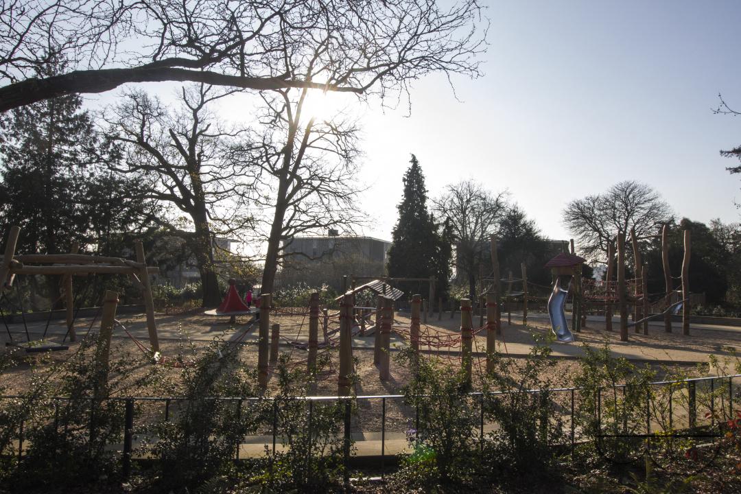 MWC048286