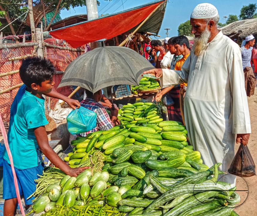 Vegetable and fruit stalls outside the Balukhali refugee camp