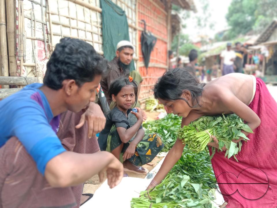 Vegetable and fruit stalls outside the Balukhali refugee camp