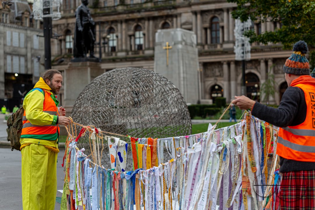 MWC043441