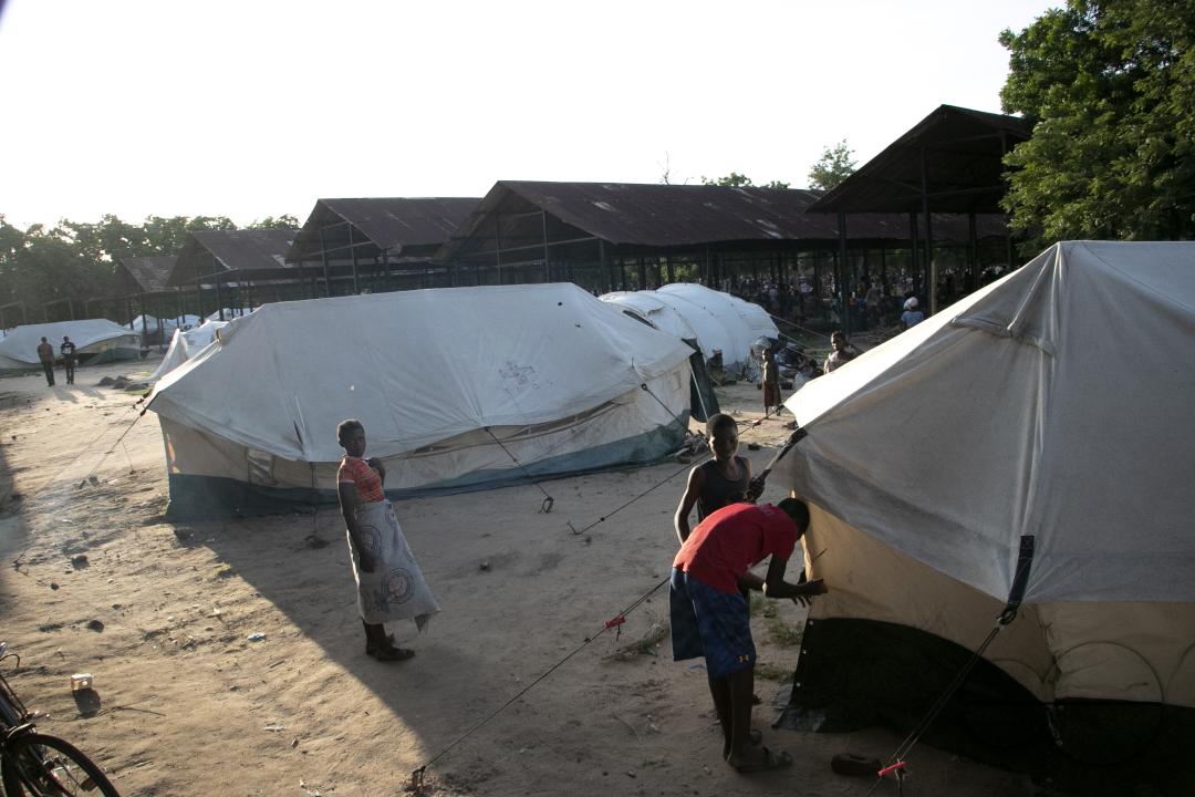 MWC045716