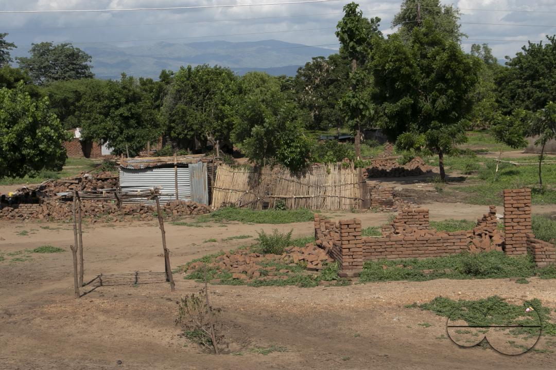 MWC045713