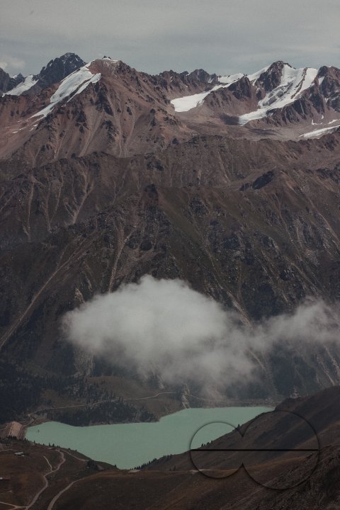 MWC037712
