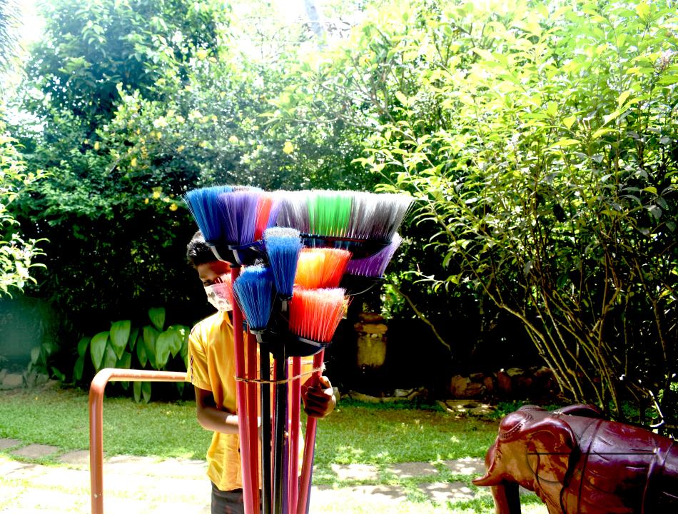 MWC049146