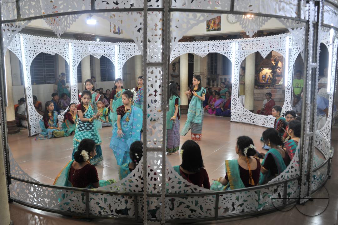 The manipuri community dancing with their traditional dresses