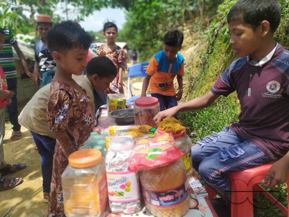 Sweets vendor outside the Balukhali refugee camp