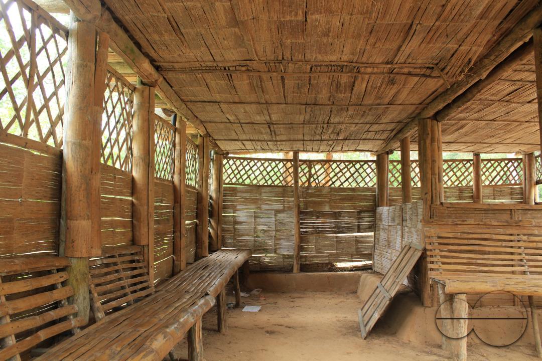 MWC045775