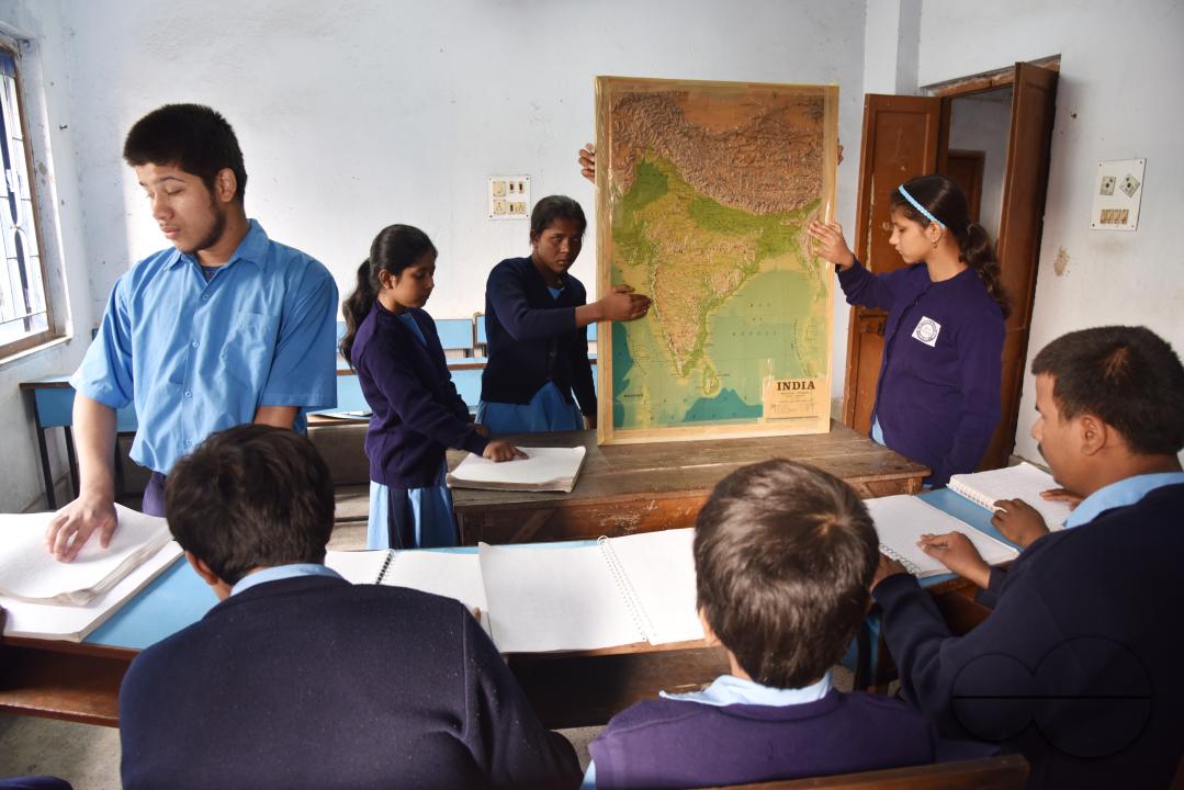 MWC044159