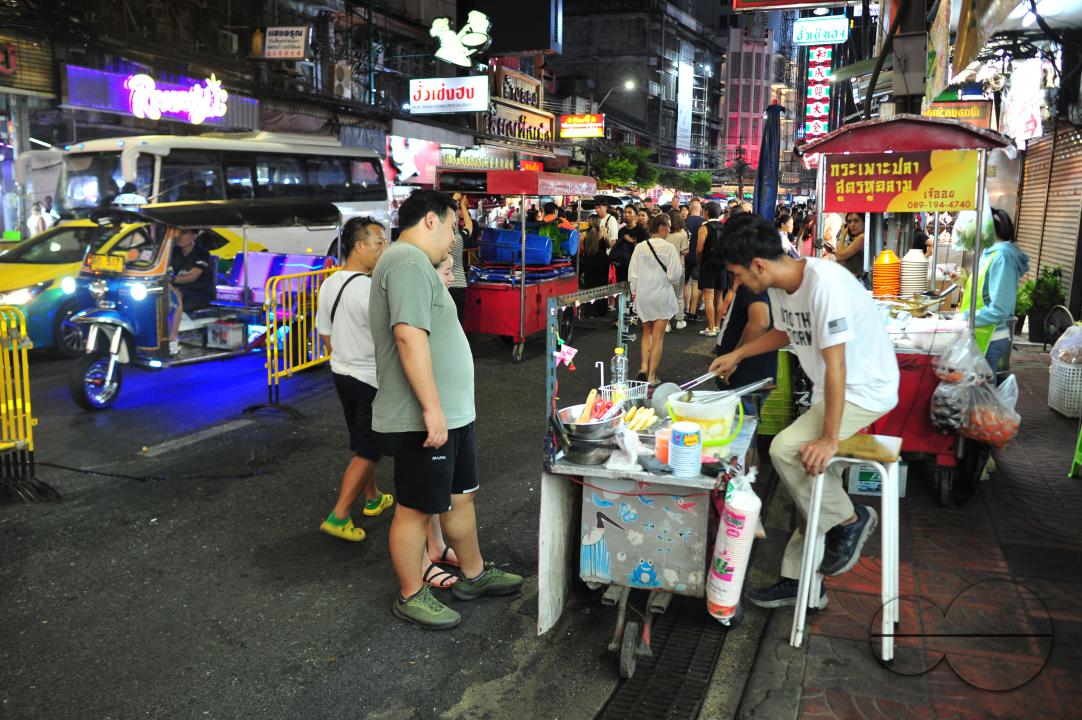 Chinatown in Bangkok is one of the largest Chinatowns in the world, and is renowned for its incredible shopping and tantalizing cuisine