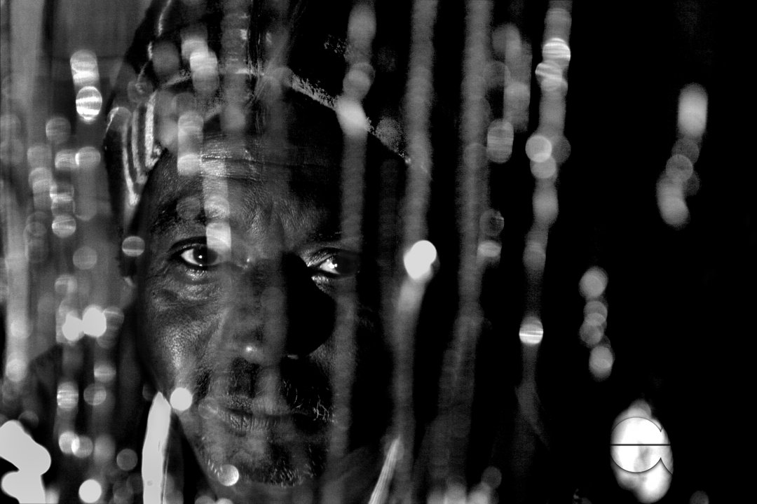 Ornaments Seller