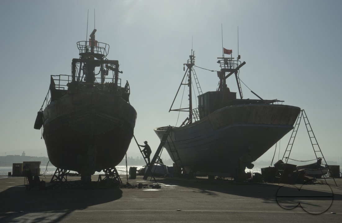 MWC033098