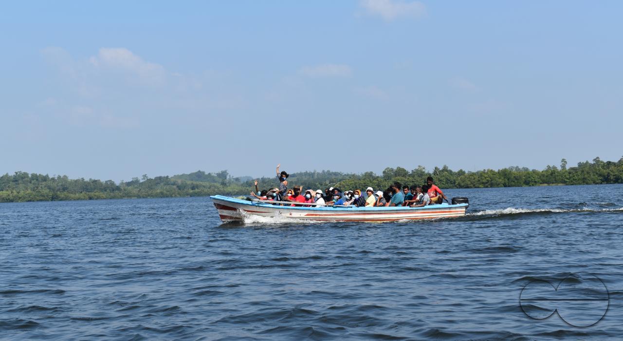 MWC044923