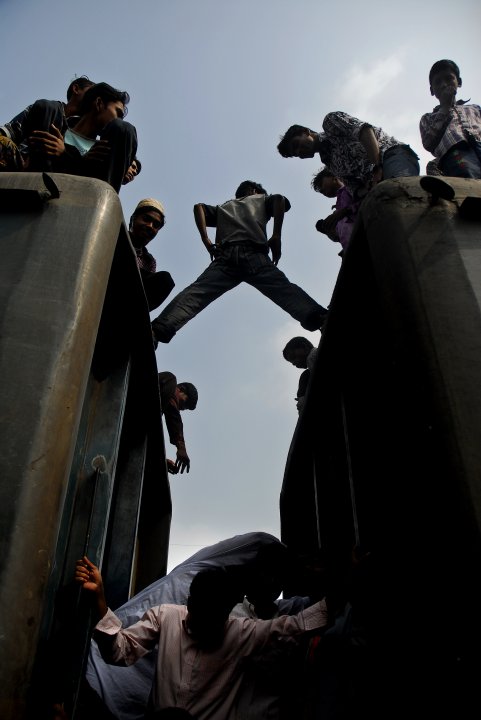 Muslims seek divine blessings at the Akheri Munajat