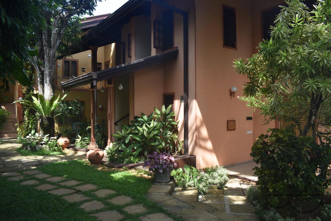 MWC049164
