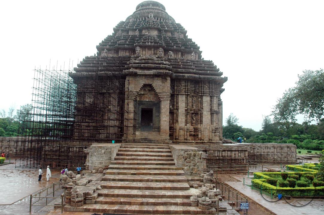 The Konark Sun Temple is the culmination of Orissan temple architecture, and one of the most stunning monuments of religious architecture in the world