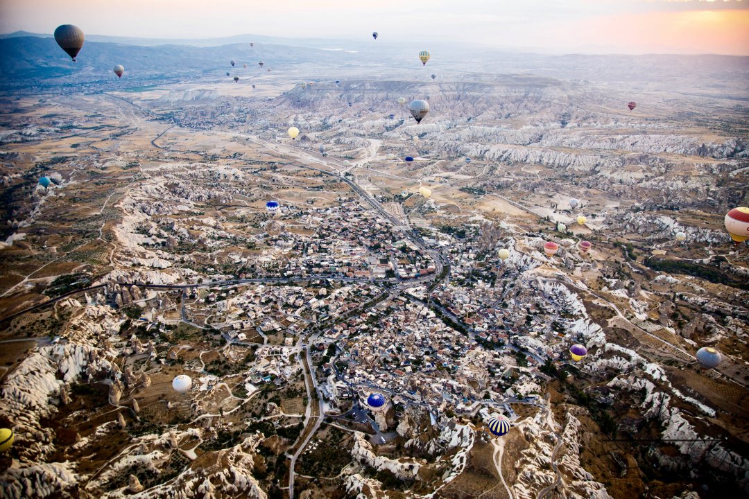 MWC033704