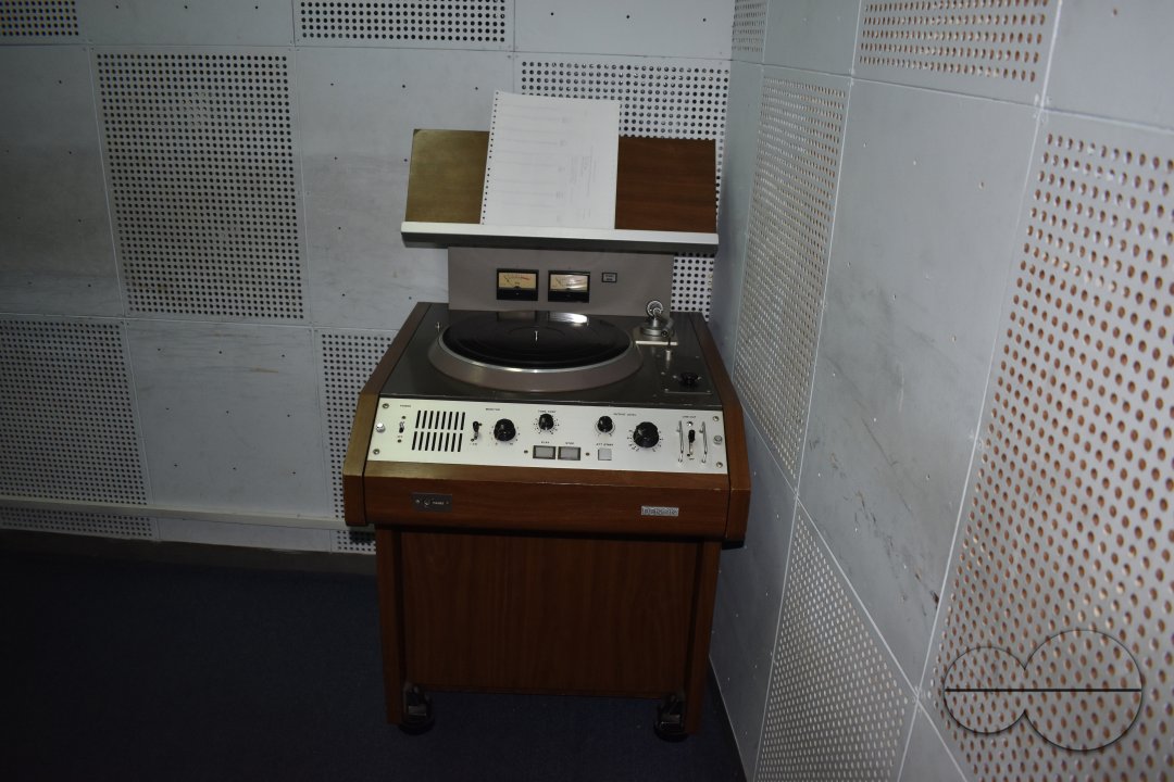 MWC034823