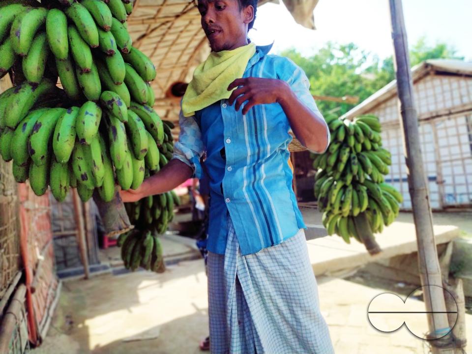 Vegetable and fruit stalls outside the Balukhali refugee camp