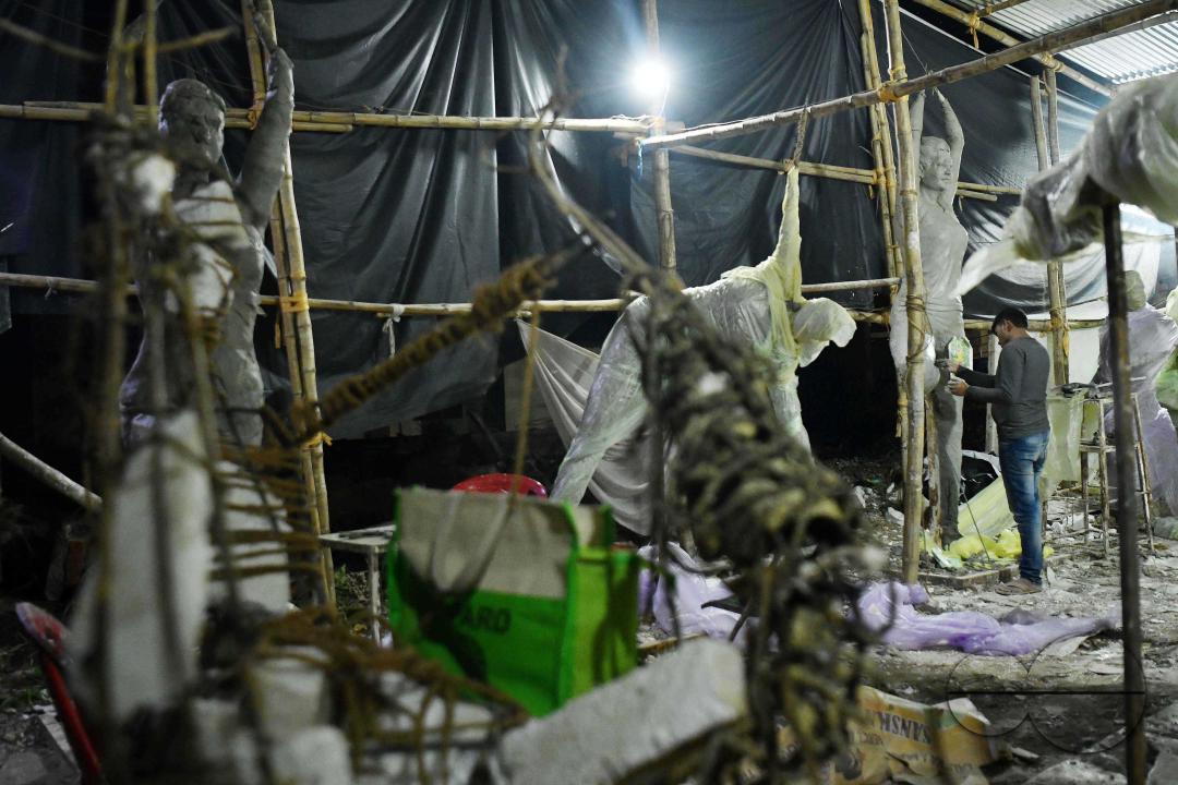 Sculptures at a Sculpture Workshop (for Varanasi) organised by Ministry of Railway (Govt of India) and the Ministry of Culture (Govt of India) in Nazrul Kala Kshetra at Agartala