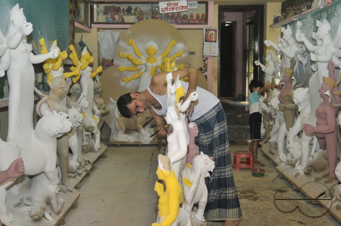 MWC042327