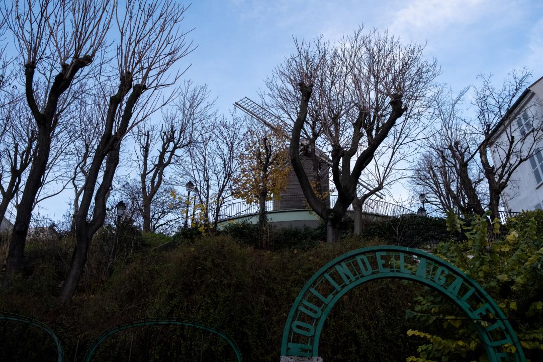 MWC055622