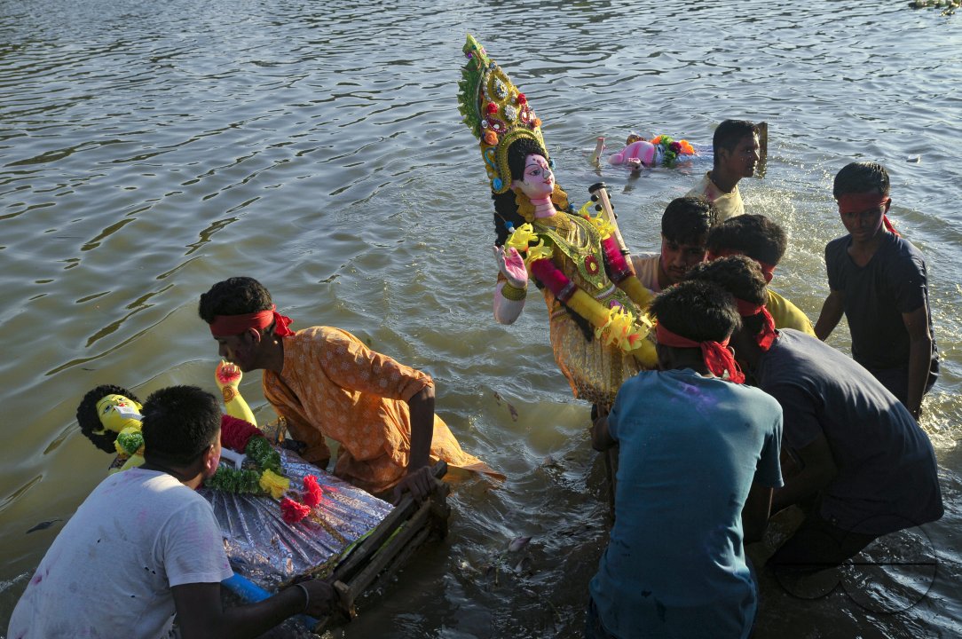 MWC043221