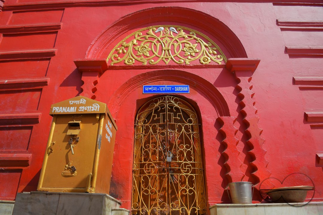 Emergency shutdown of temple, during coronavirus pandemic