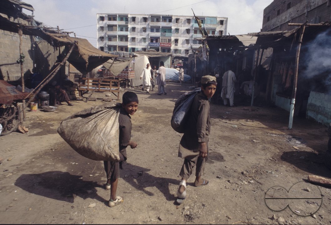 MWC008882