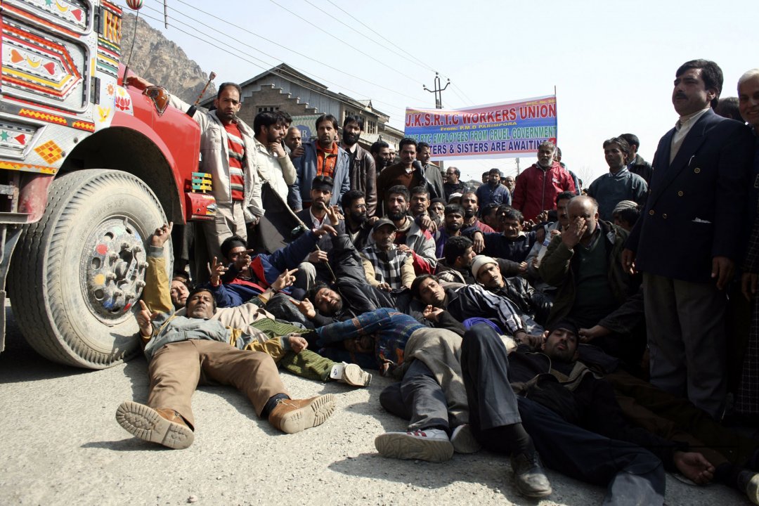 EMPLOYES PROTEST