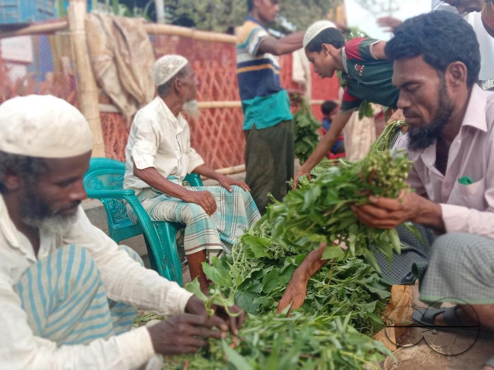 Vegetable and fruit stalls outside the Balukhali refugee camp
