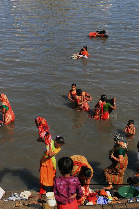 Life around Buriganga River