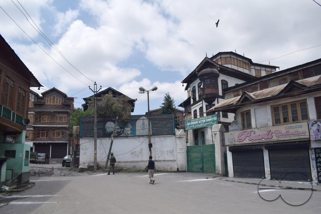 MWC038204