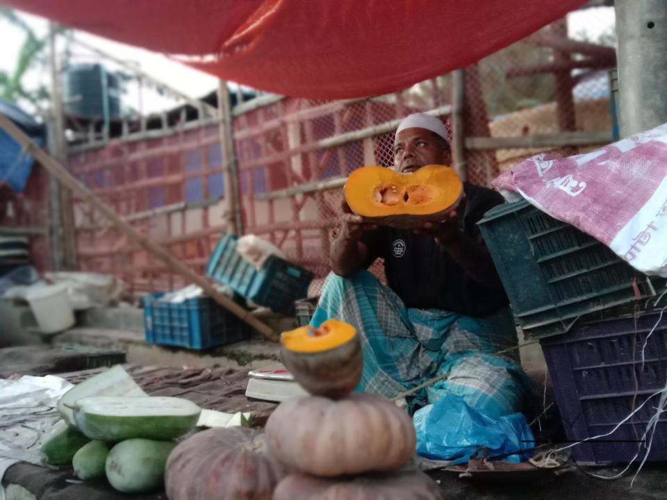 Vegetable and fruit stalls outside the Balukhali refugee camp
