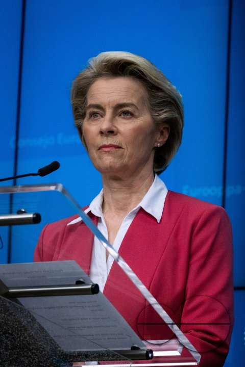 MWC039852