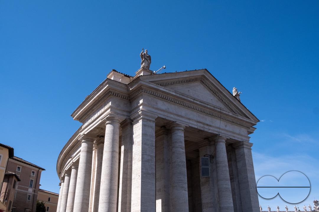 MWC048956