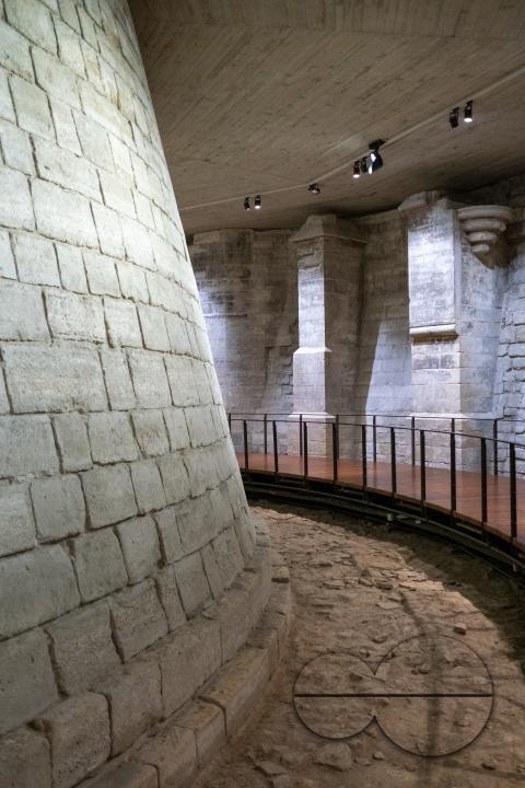 MWC048878