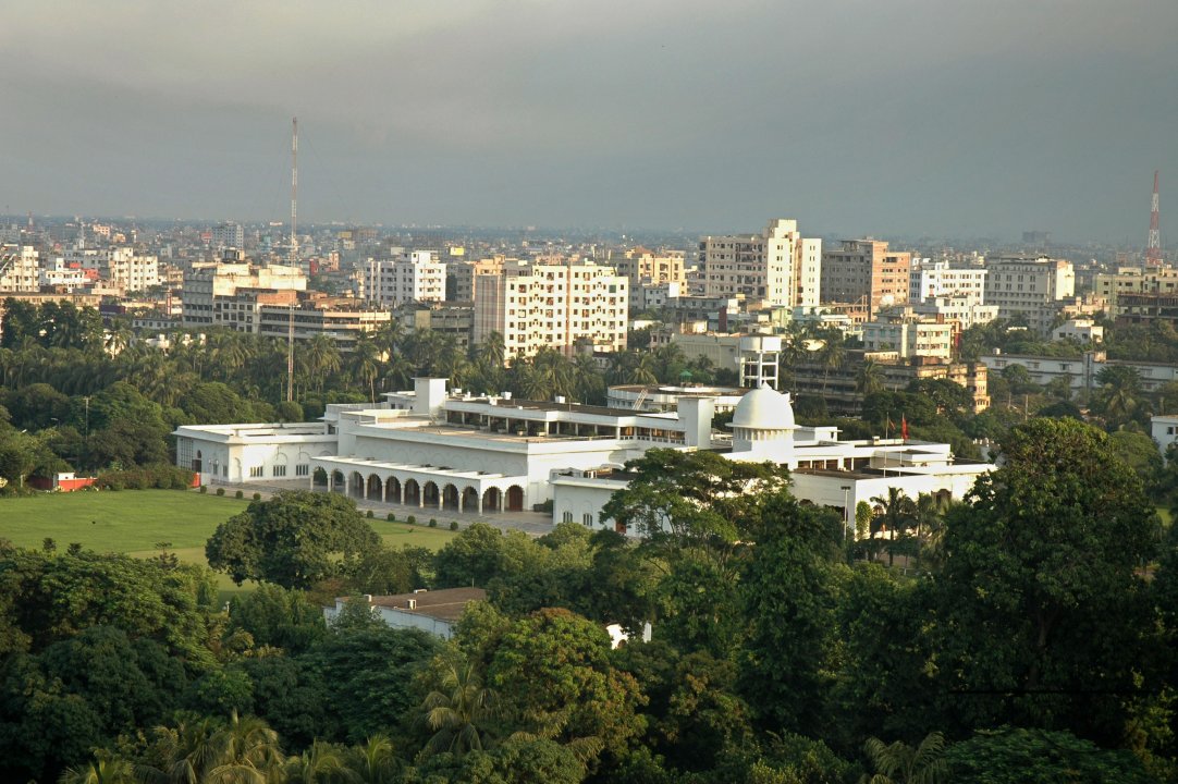Cityscape with Bangabhaban in frint