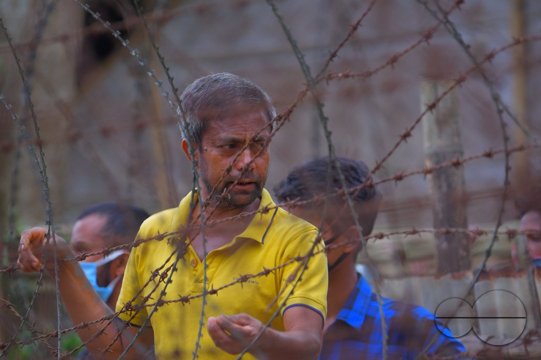 People, who lives in zero line, getting ration during lockdown
