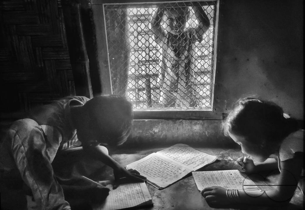 The Rohingya are a Muslim ethnic minority group who have lived for centuries in predominantly Buddhist Myanmar and are not recognized as an official ethnic group and have been denied citizenship, making them the worldâs largest stateless population