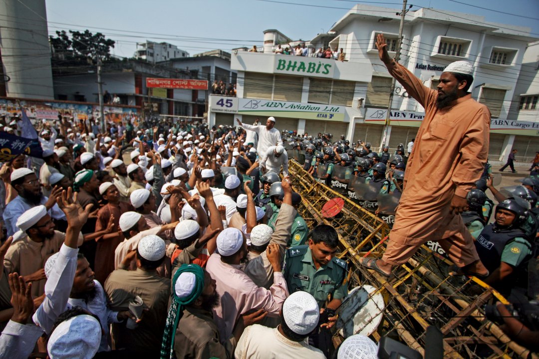 Garment sector trade unions demands clear up salaries and bonuses by Sep 16